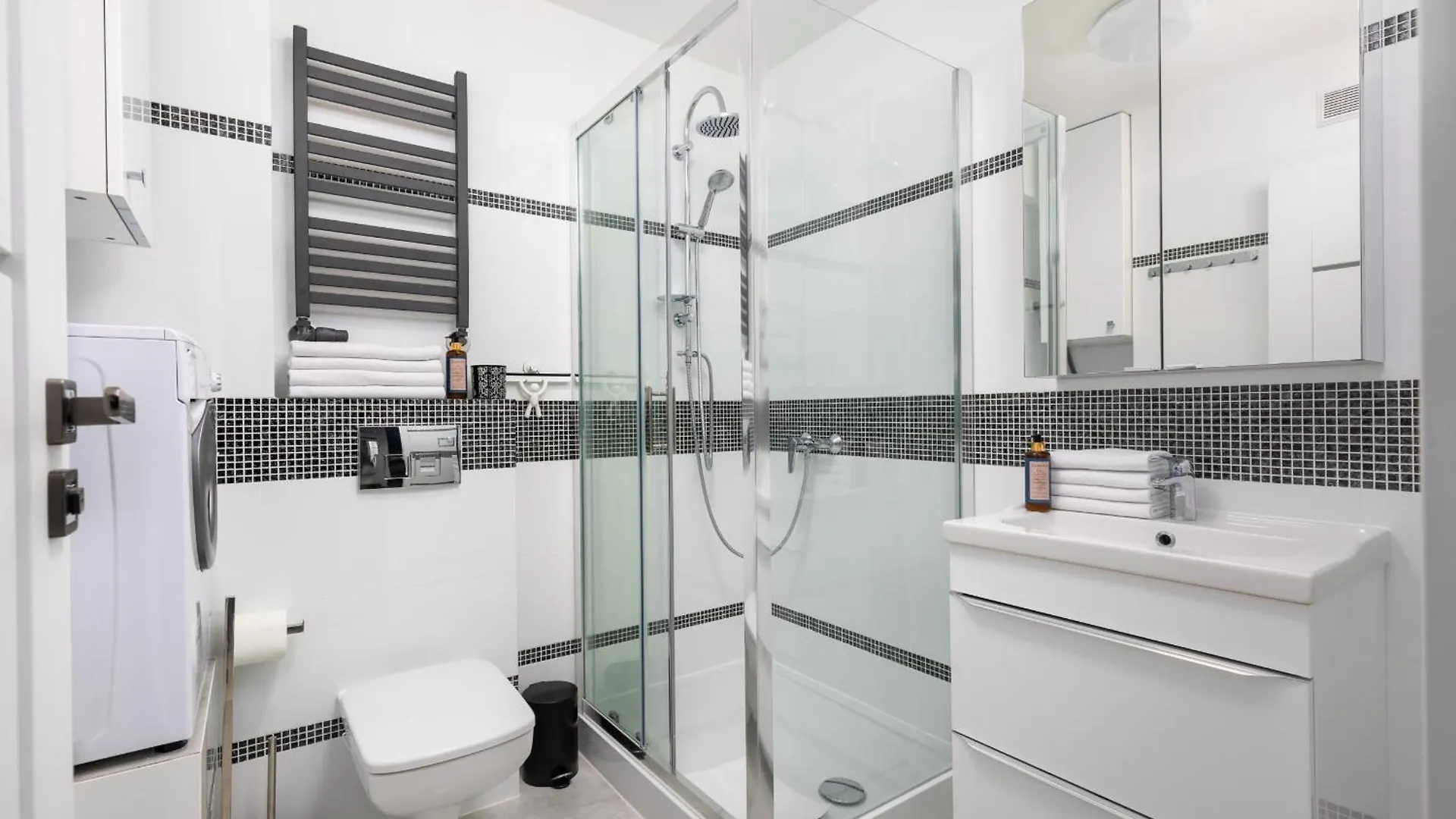 Plac Grzybowski Studio Near Metro Swietokrzyska By Noclegi Renters Warsaw Poland